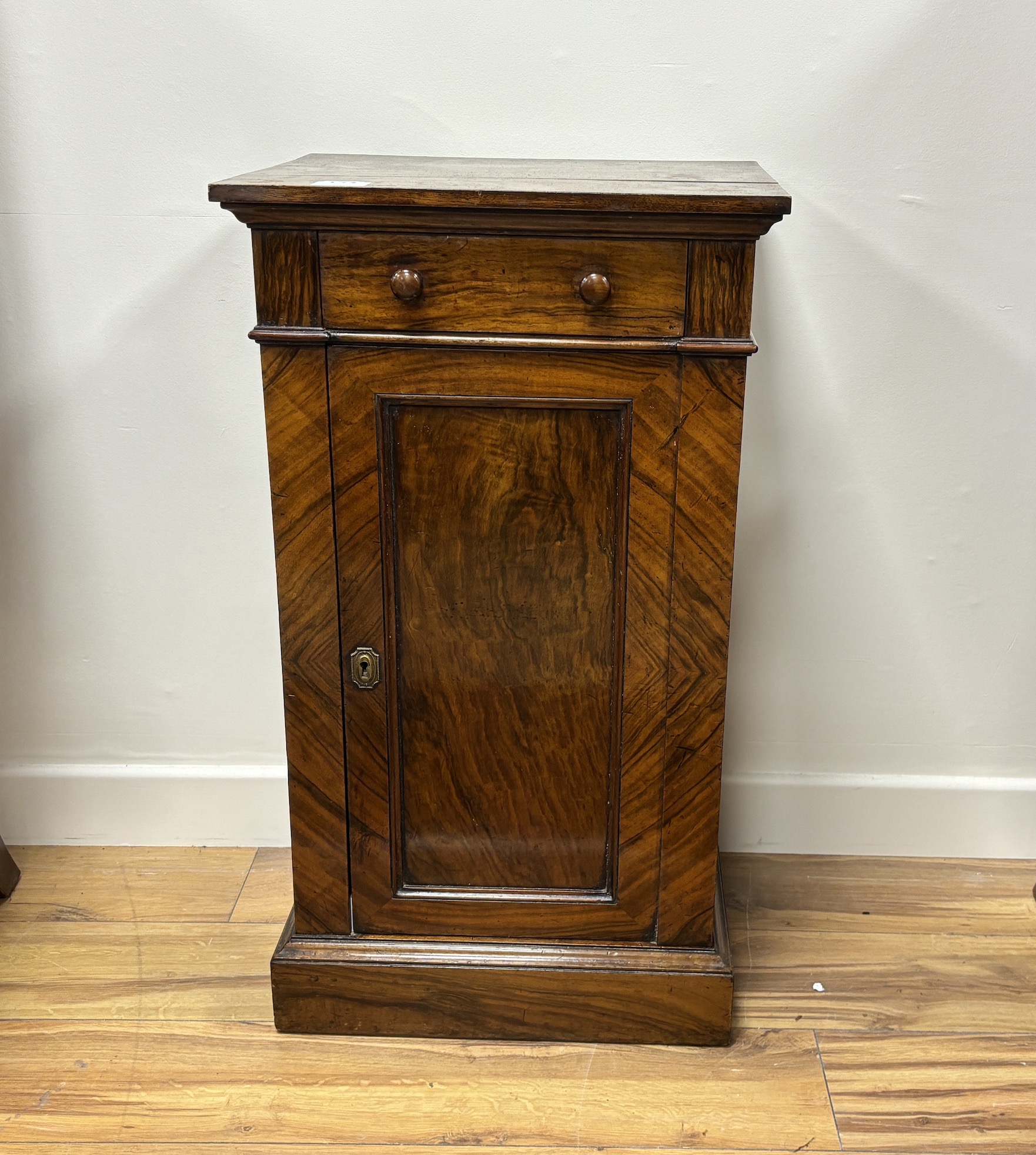 A Victorian walnut bedside cabinet, width 43cm, depth 35cm, height 76cm